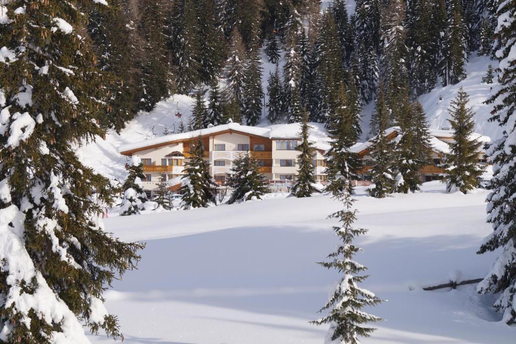Hotel Costes Corvara Exteriér fotografie